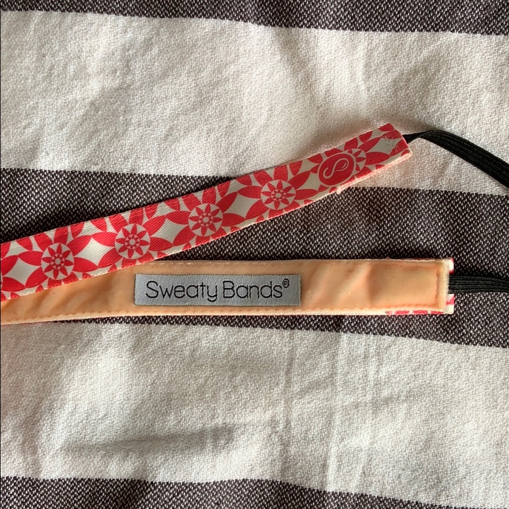 (Sweaty Bands) pink flower thin headband